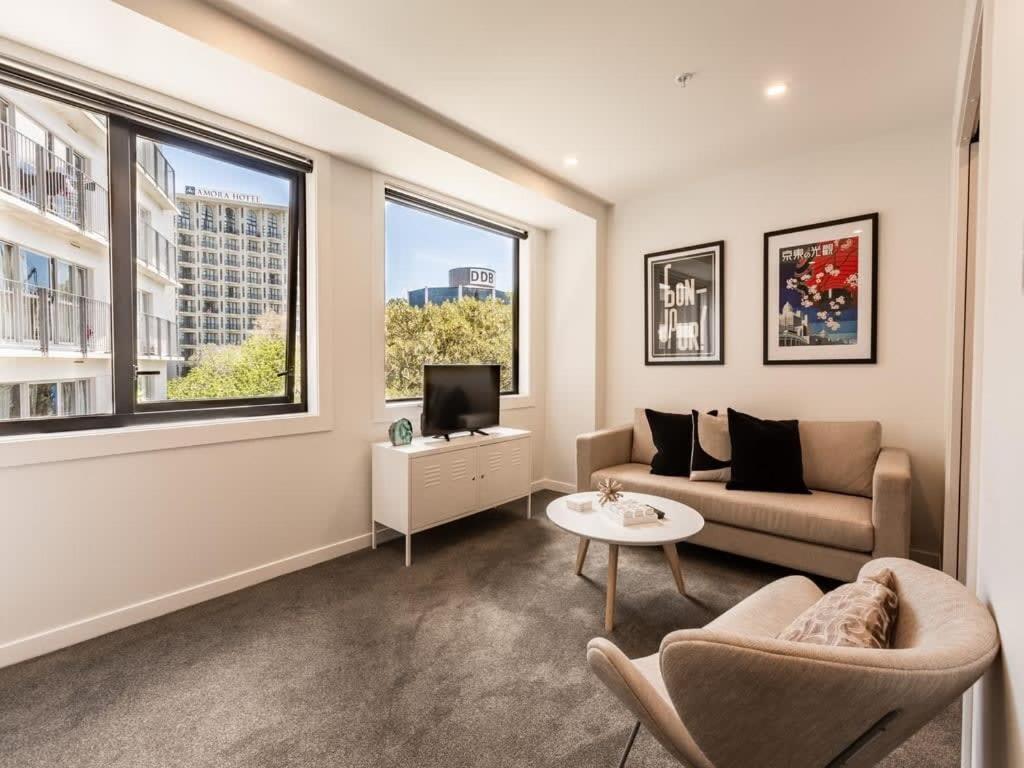 Beautiful 2BR Unit next to Myers Park Zodiak Stays view 4