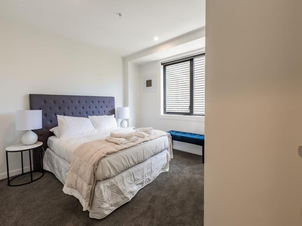 Beautiful 2BR Unit next to Myers Park Zodiak Stays view 5