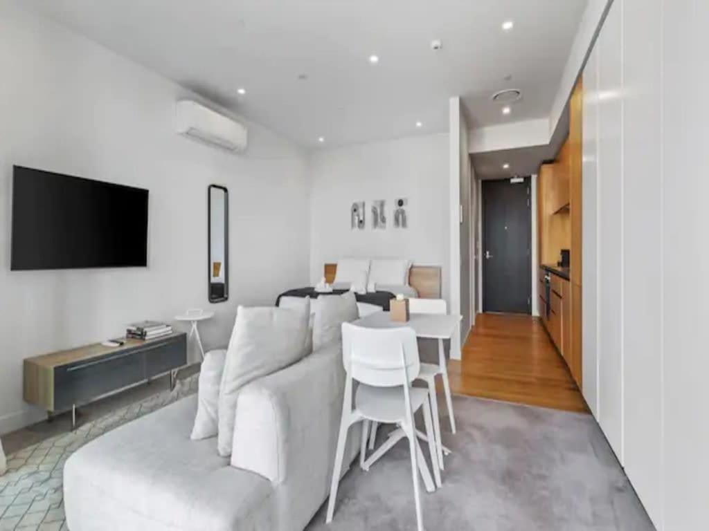 Modern Studio in Wynyard Quarter by Zodiak Stays view 5