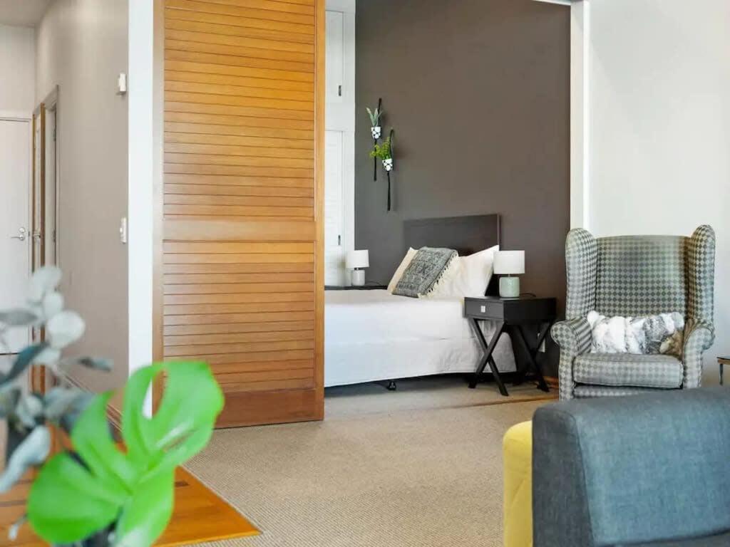 Relaxing Sea Wharf View Apartment by Zodiak Stays view 3