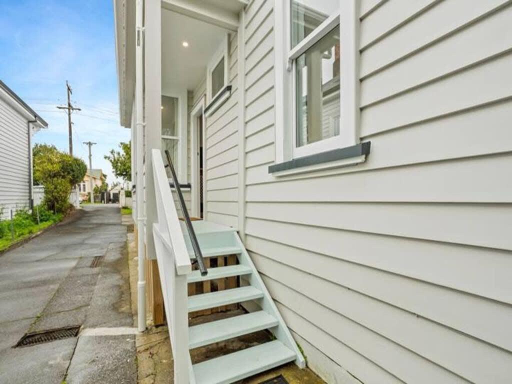 Cheerful 1 Bedroom Home with Free Parking photo 5