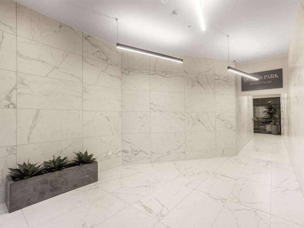 Condo in Queen St CBD w Pool and Gym Zodiak Stays view 3