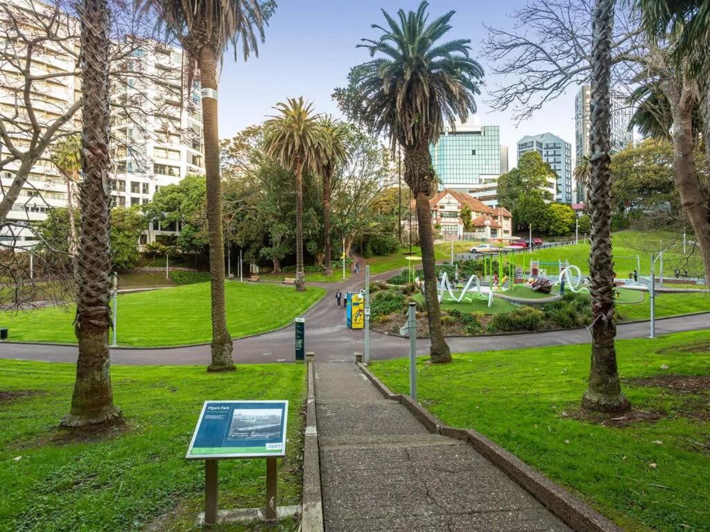 Condo in Queen St CBD w Pool and Gym Zodiak Stays view 4