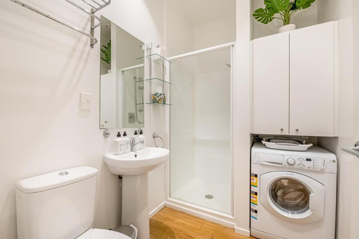 Open-plan living in the heart of CBD Zodiak Stays view 2