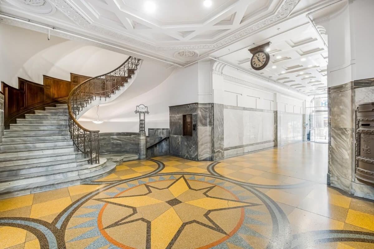 Open-plan living in the heart of CBD Zodiak Stays view 4