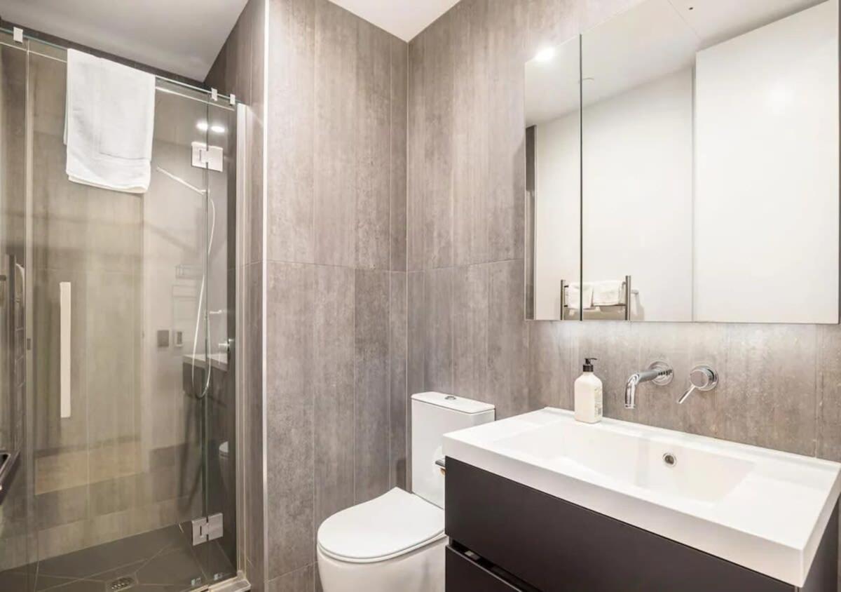 Classy and contemporary living view 3