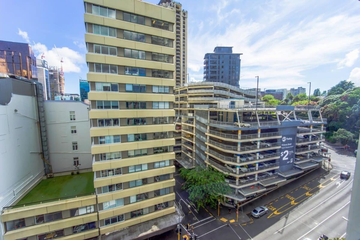 Central Auckland 1-bedroom apartment view 3