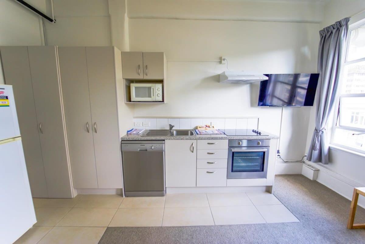 Central Auckland 1-bedroom apartment view 4