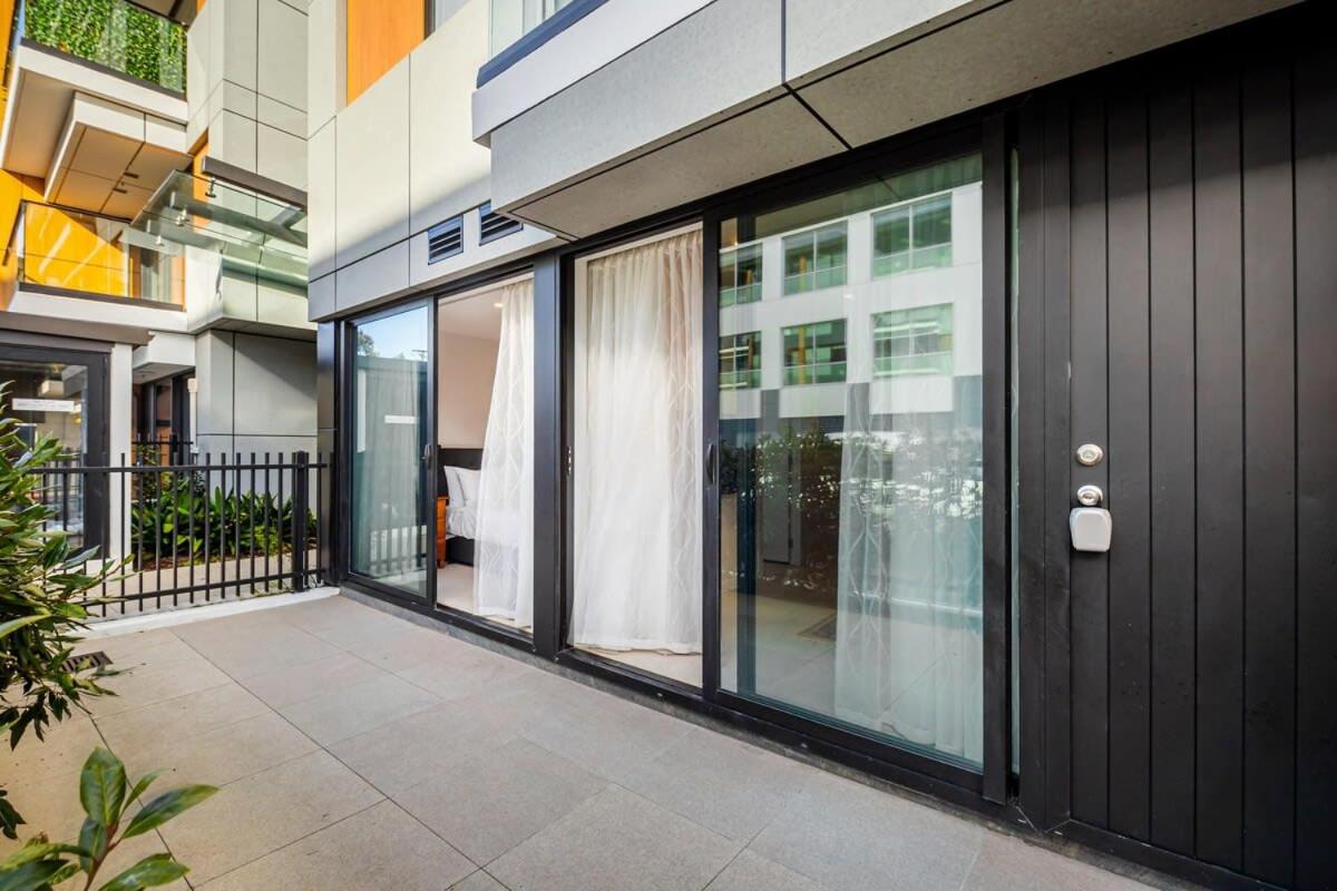 Spacious Mount Eden Apartment view 3