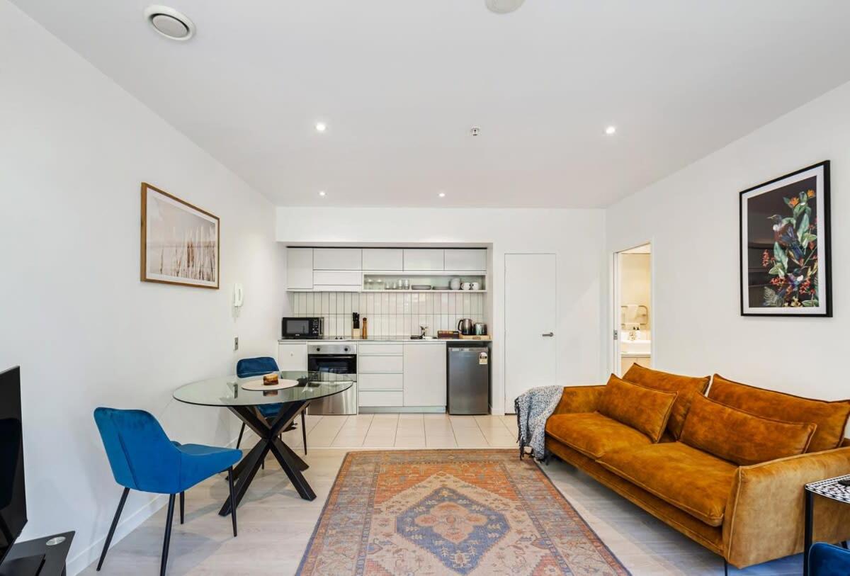 Charming 1BR in Wynyard Quarter I Zodiak Stays view 4