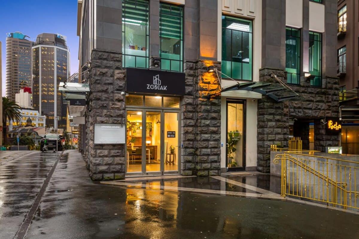 2 BR apartment in the heart of Auckland CBD view 3