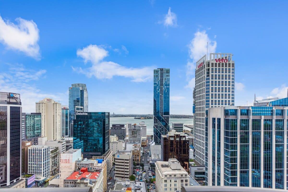 Skyline Retreat in the Heart of Auckland view 2
