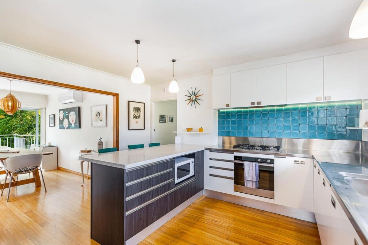 Spacious 3BR Mission Bay home with parking view 4