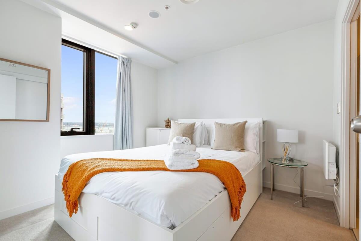 Vibrant Minimalism - City Views view 4