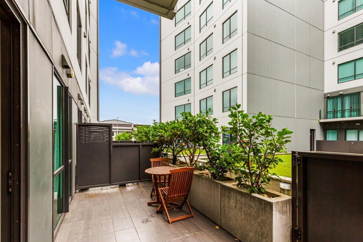 1BR apartment with patio Close to Spark Arena view 4