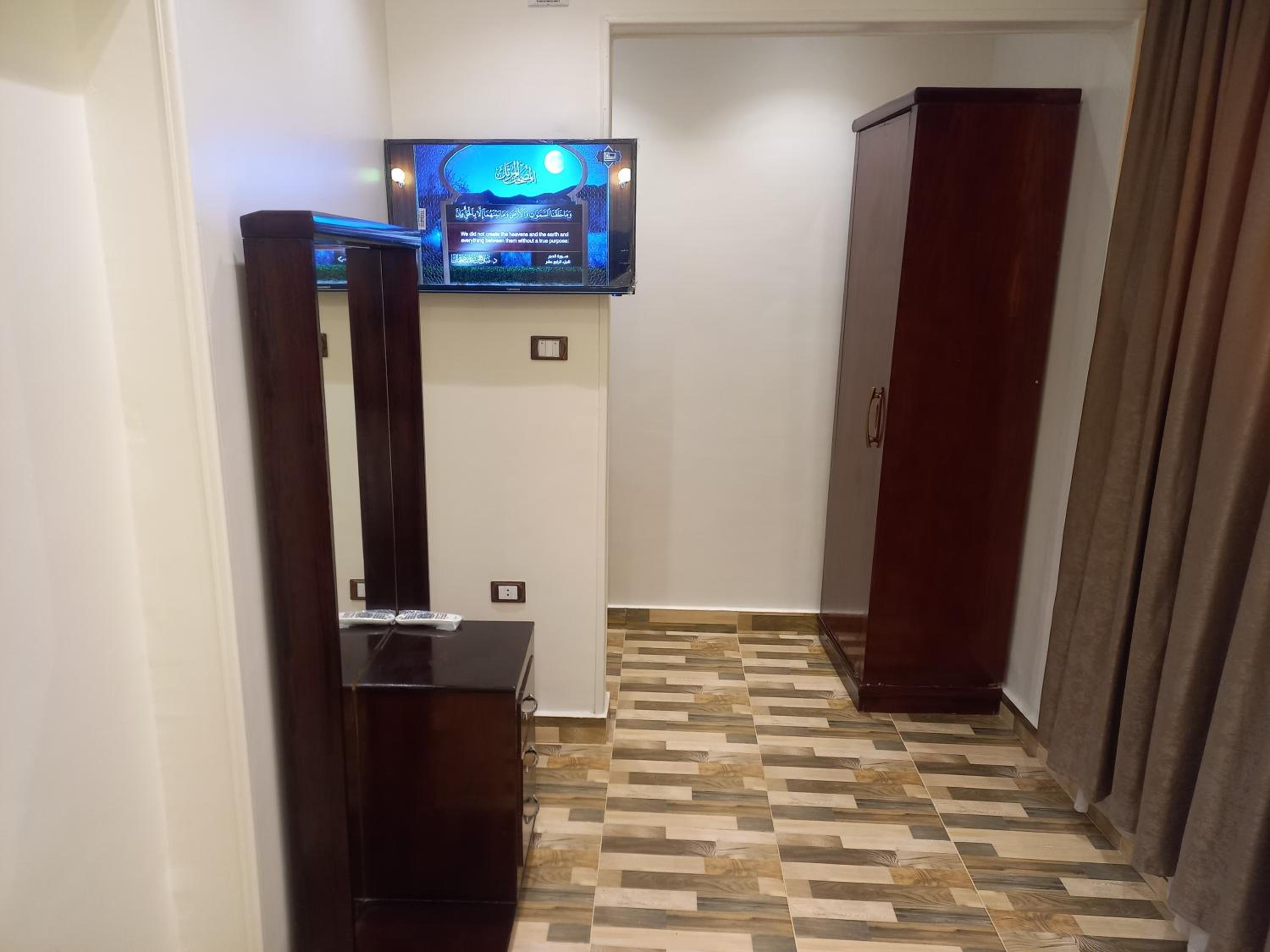 Basha Pyramids Inn