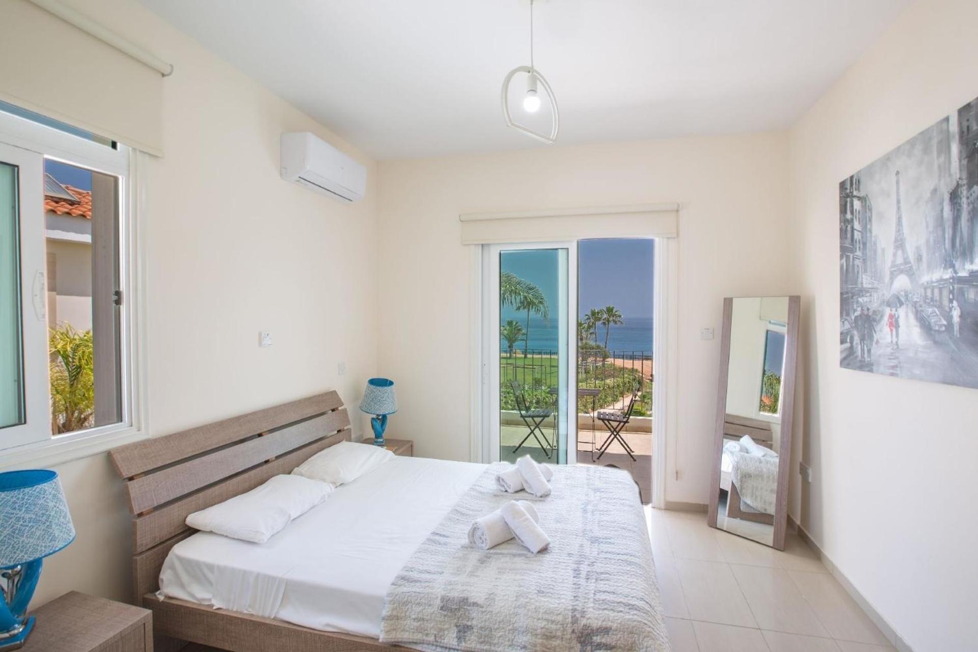 Schöne Villa direkt am Meer