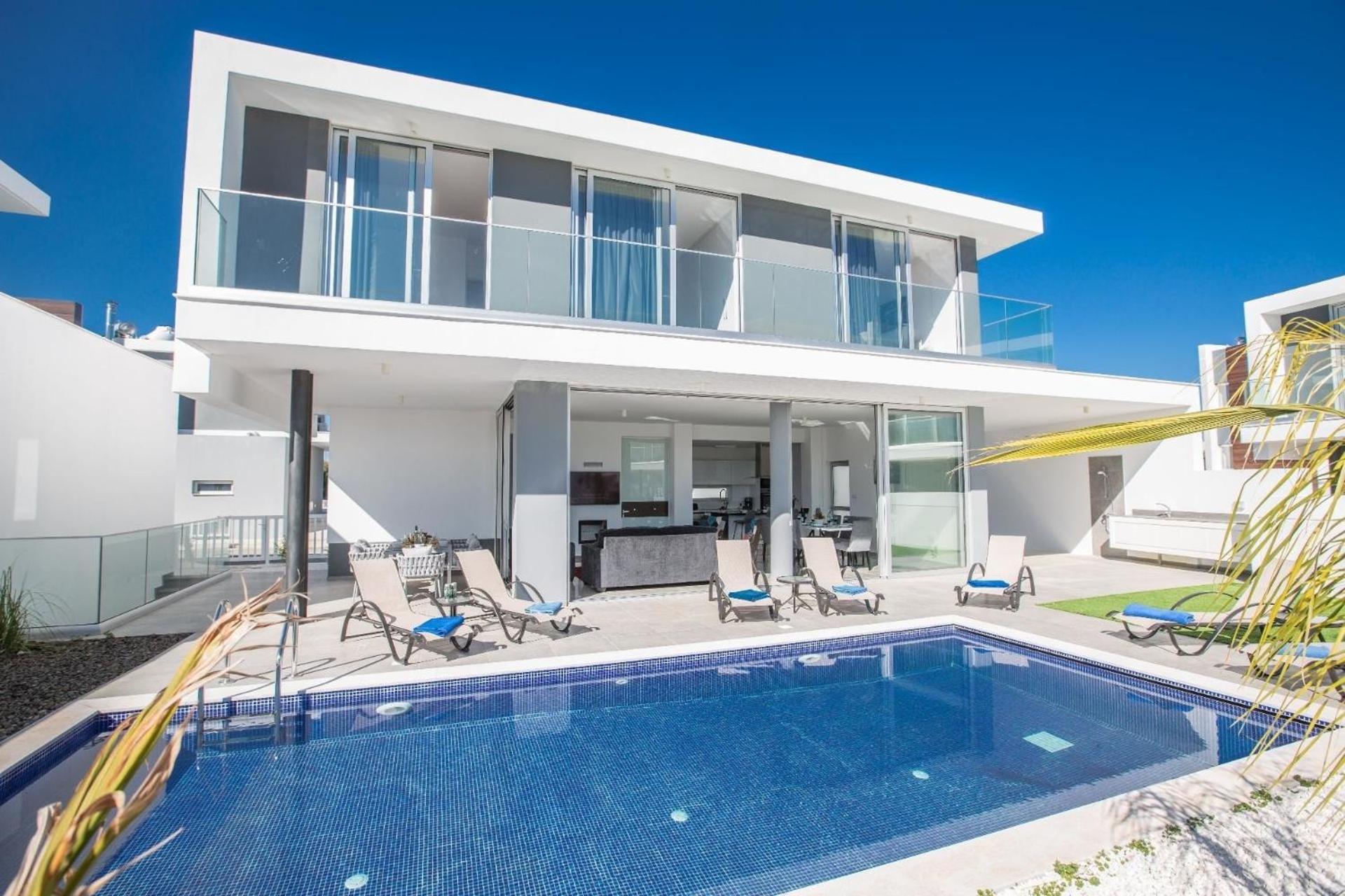 Atemberaubende Villa Olivine mit Meerblick