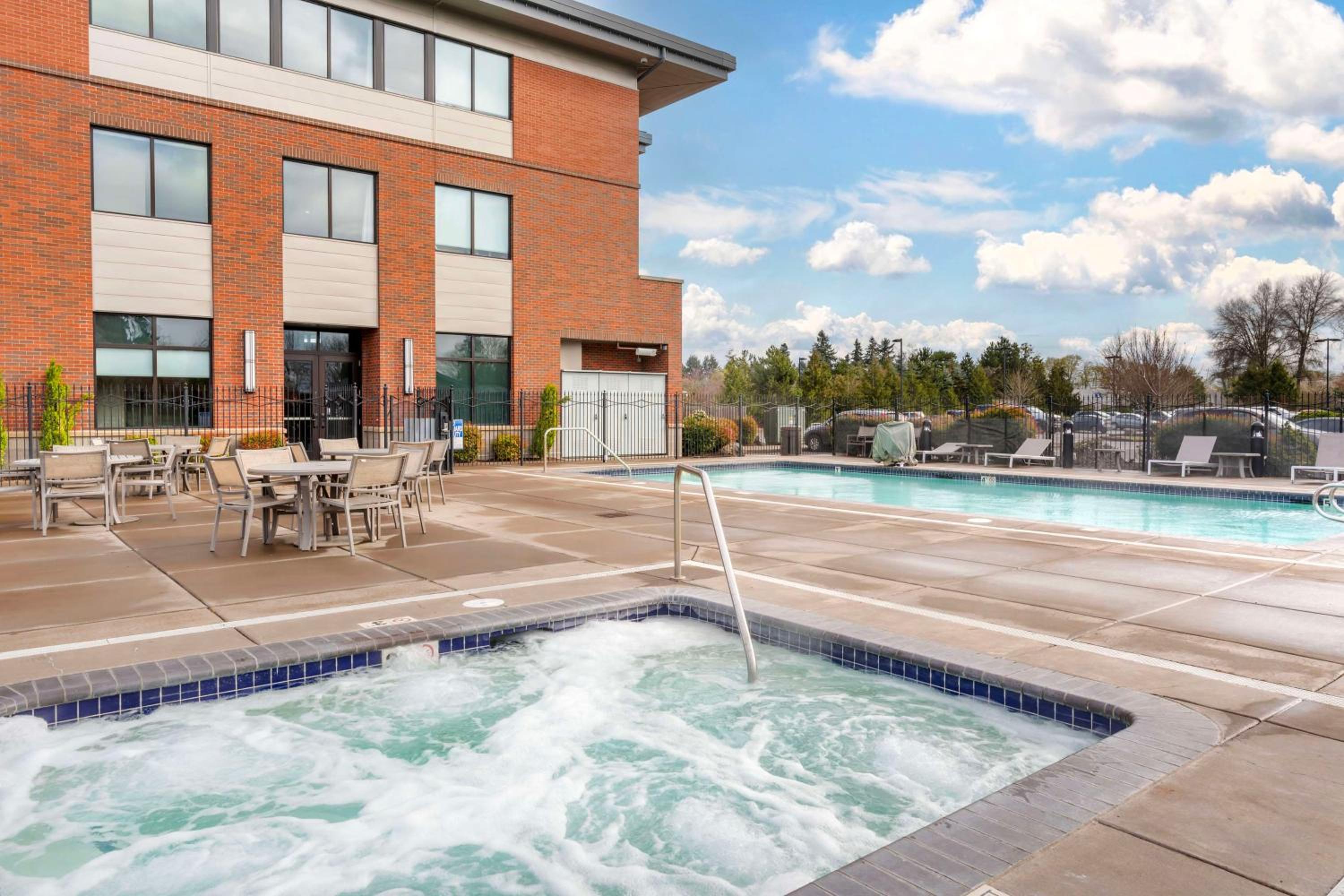 Albany Vacations - Best Western Premier Boulder Falls Inn - Property Image 2