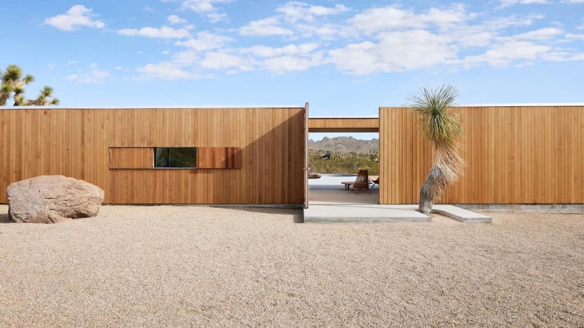 Landing House Joshua Tree l Modern Pavilion l Pool view 2