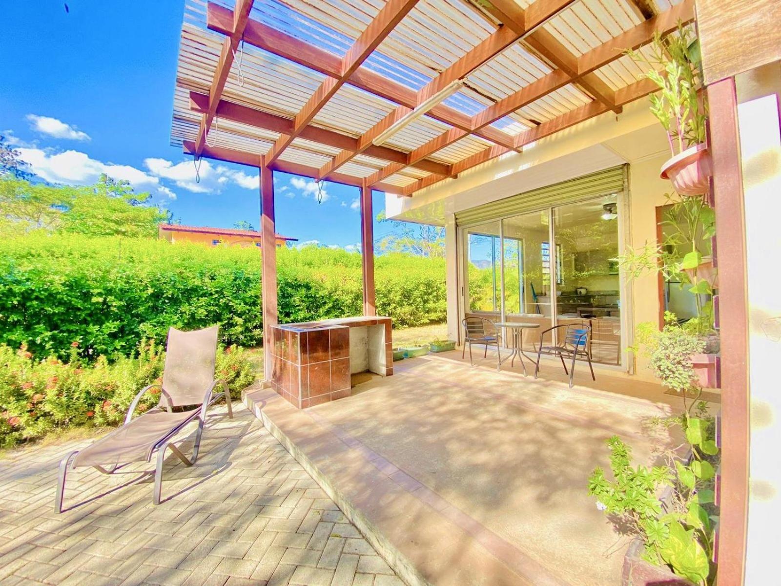 Comfy dog-friendly apt, shared pool - close to Tamarindo