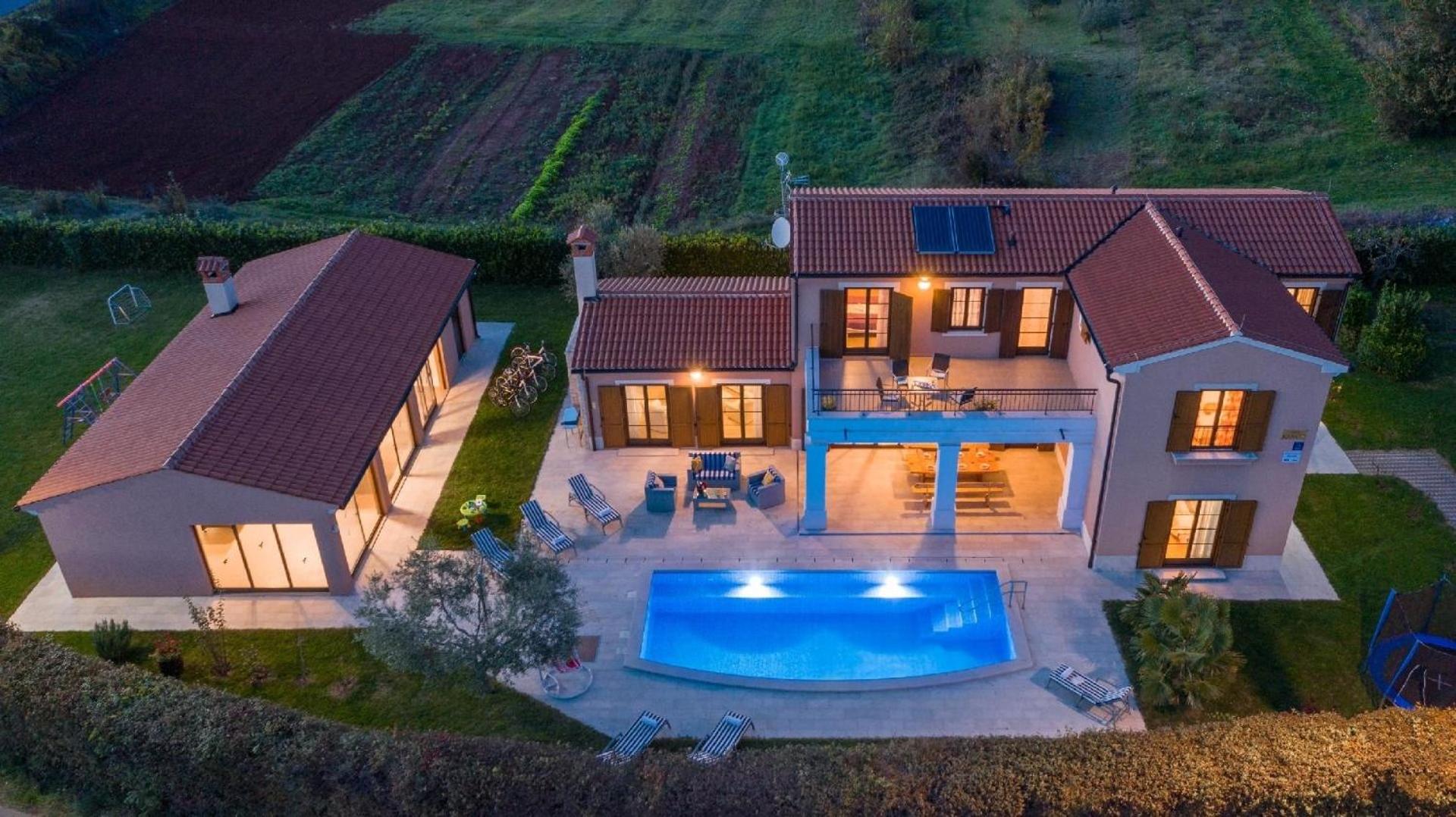 Ferienhaus mit Privatpool für 10 Personen ca 310 qm in Barban, Istrien Bucht von Raša view 2