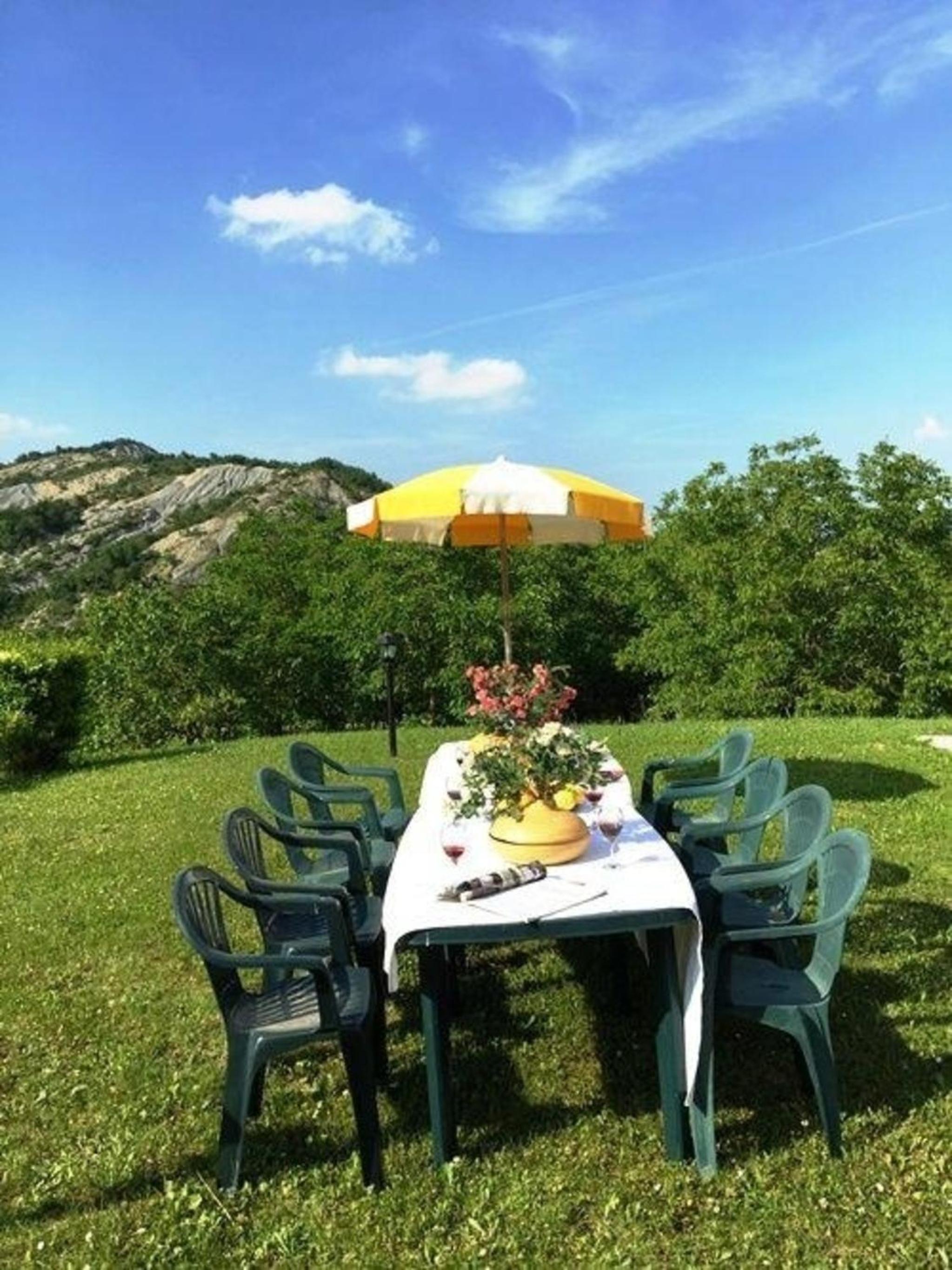 Haus für 11 Erwachsene und 9 Kinder in Apecchio view 3