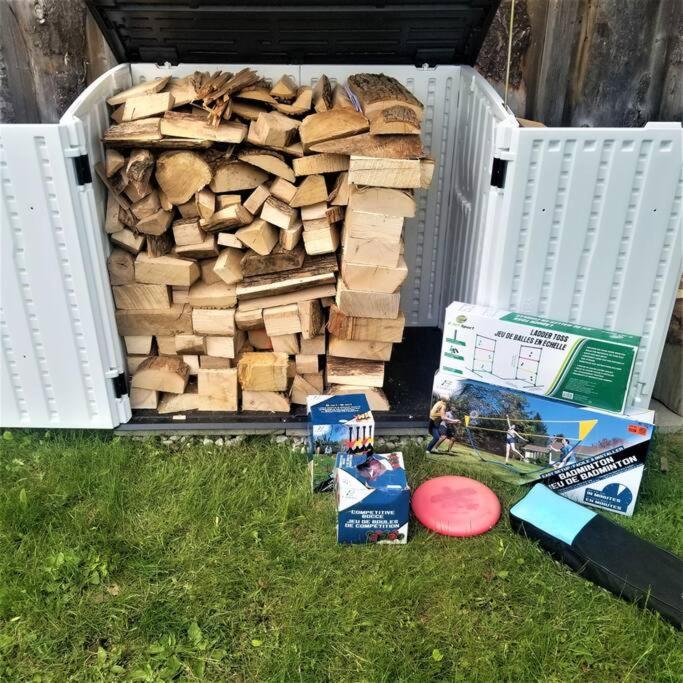 Kosecki Kottage - hot tub, sundeck, firepit & more