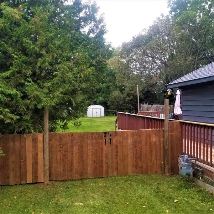 Kosecki Kottage - hot tub, sundeck, firepit & more