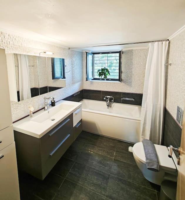 Alexiou Luxury Villa