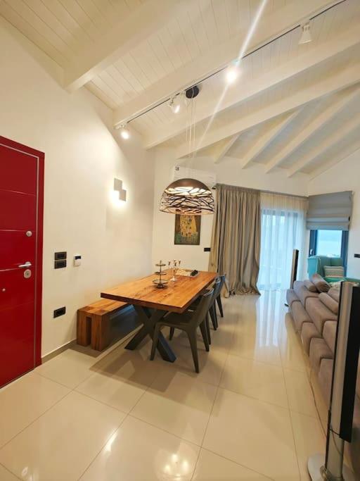 Alexiou Luxury Villa