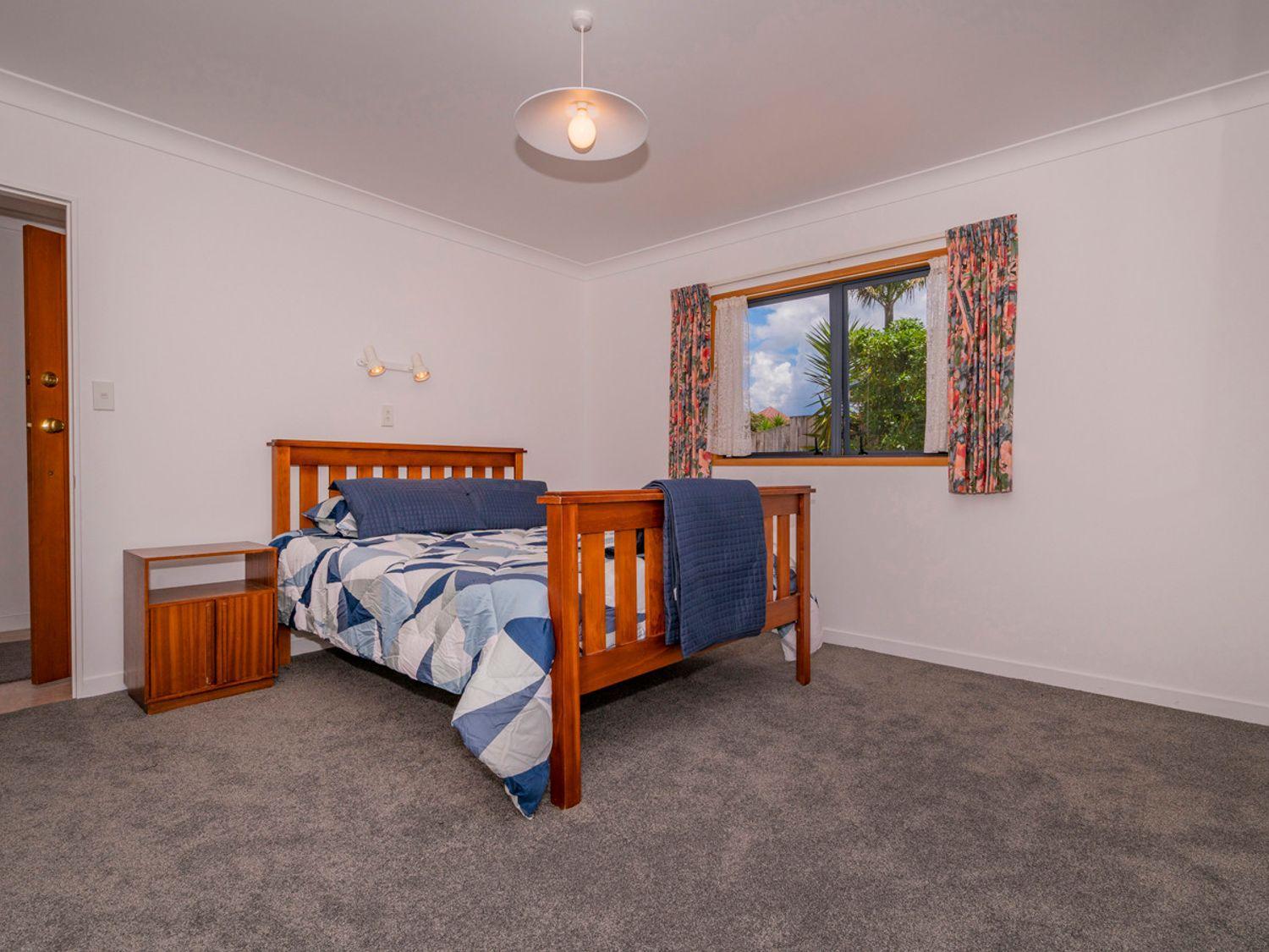 Hosts on the Coast Harbourside Haven view 5
