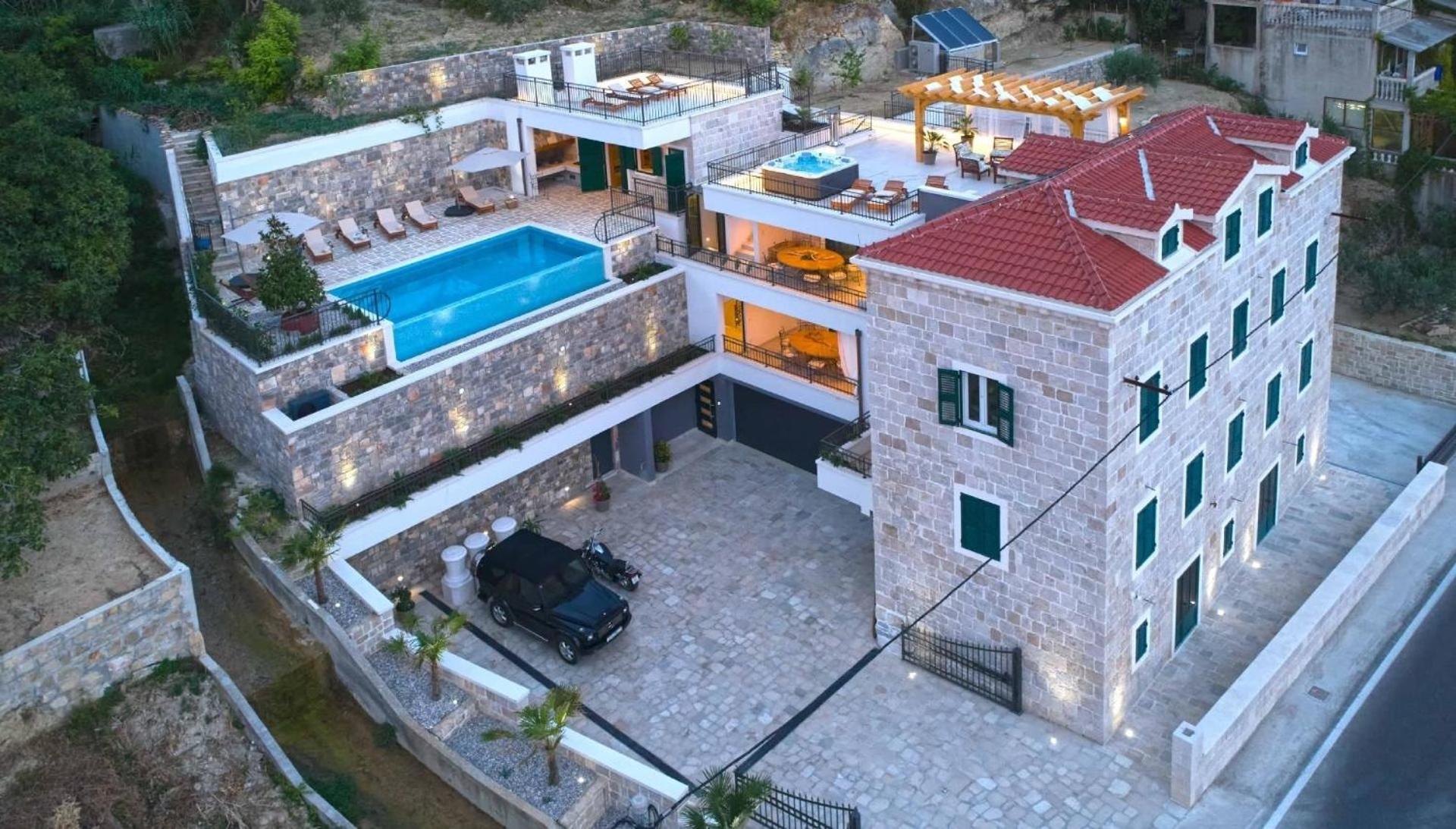 Ferienhaus mit Privatpool für 12 Personen ca 400 qm in Dugi Rat, Dalmatien Mitteldalmatien view 4