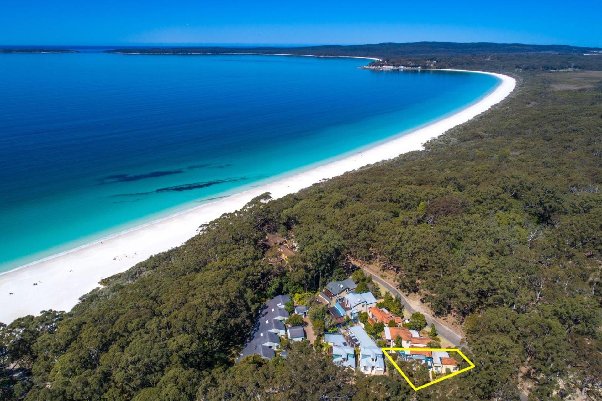 Sandpiper, Hyams Beach