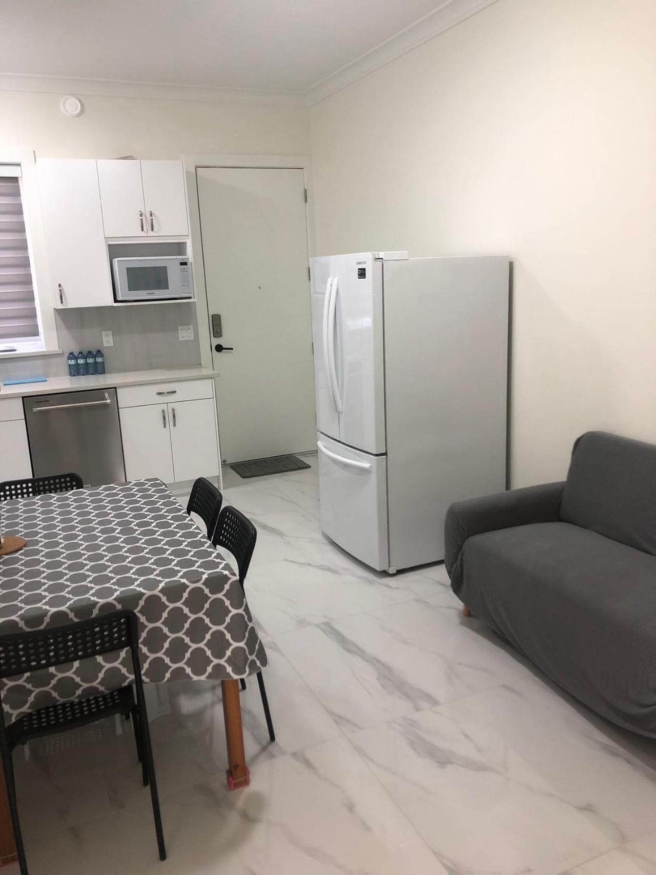 Ground Lvl Brand New Suite - Two Bedroom