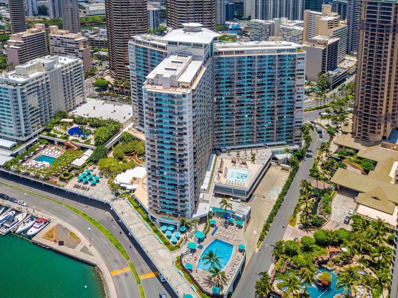 Hotel Two Bedroom Condo Overlooking Ala Wai Boat Harbor - Image 1