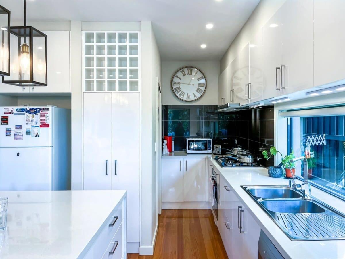 Delux Camberwell Sunny Townhouse