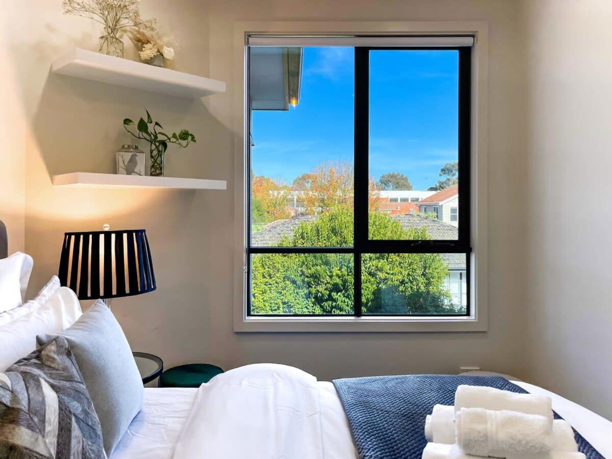 Delux Camberwell Sunny Townhouse