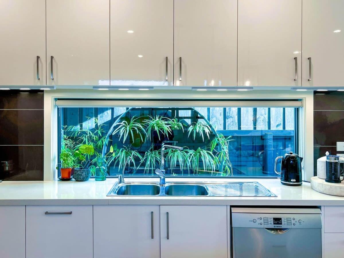 Delux Camberwell Sunny Townhouse