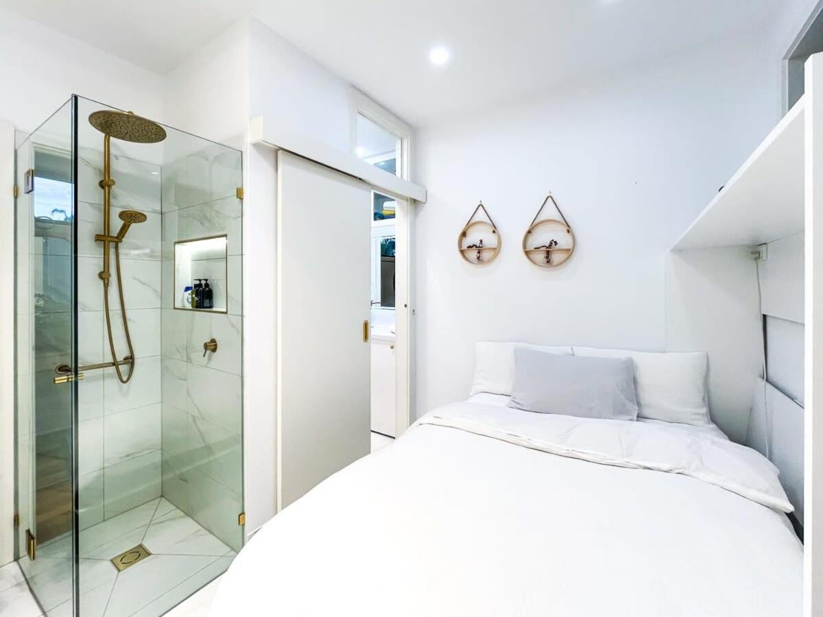 Delux Camberwell Sunny Townhouse