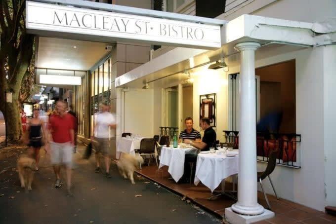 Darlinghurst Apt W A C Balcony Only A Walk To CBD