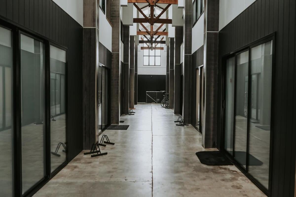 New Listing Loft Apt & A C in Heart of Devonport