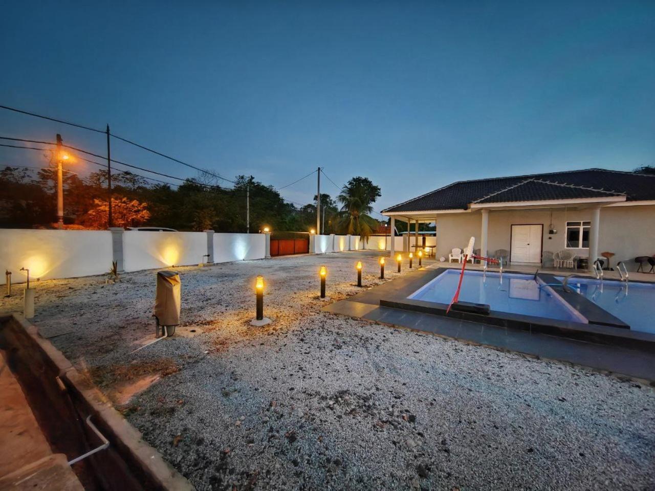 Kvaloya Homestay Private Swimming Pool photo 4