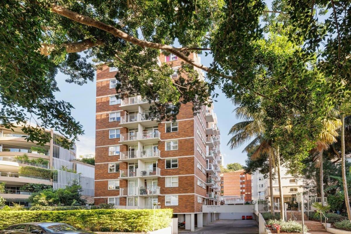 Apmnt With Parking, Balcony, Pool & Harbour Views