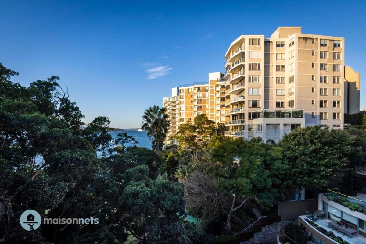 Apmnt With Parking, Balcony, Pool & Harbour Views