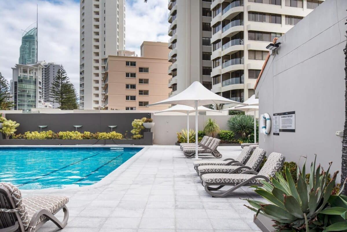 Surfers Paradise Beachfront Pool and Views