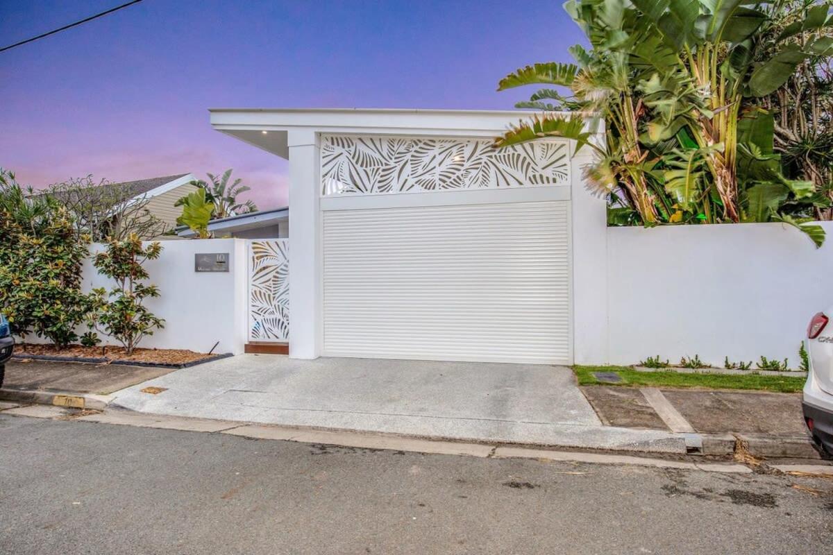 Gold Coast-Miami Mid-Century Beach Home With Pool