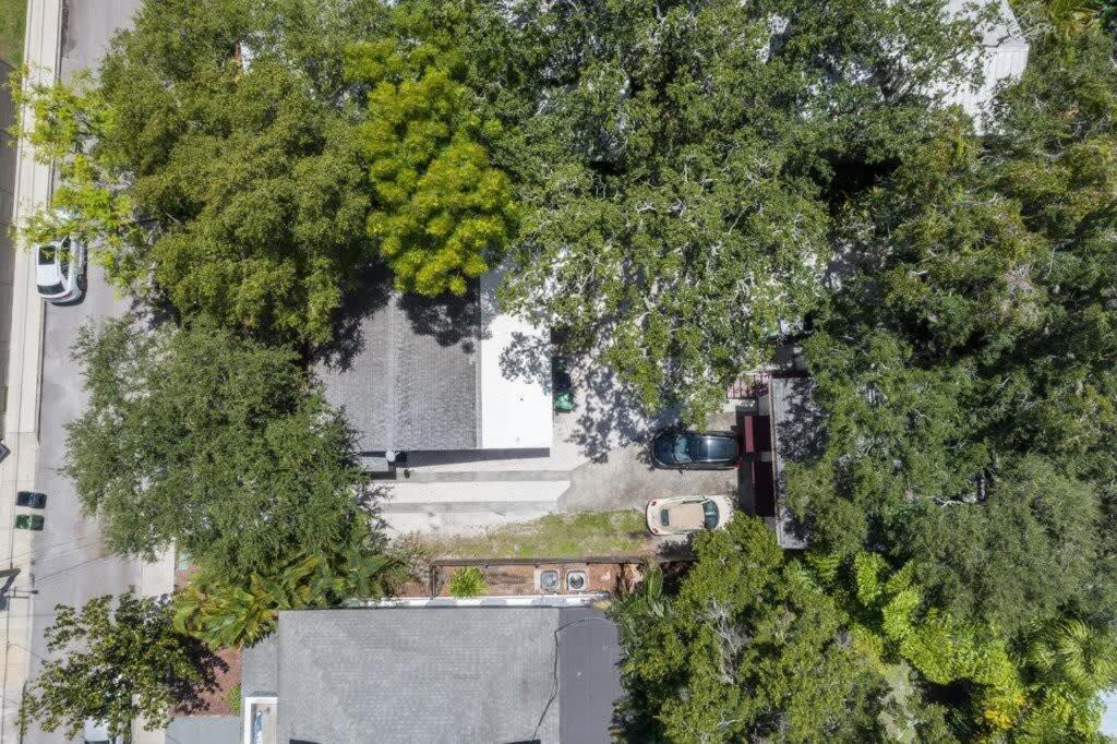 The Lil' Hyde Out, Quiet Hyde Park Apt view 2