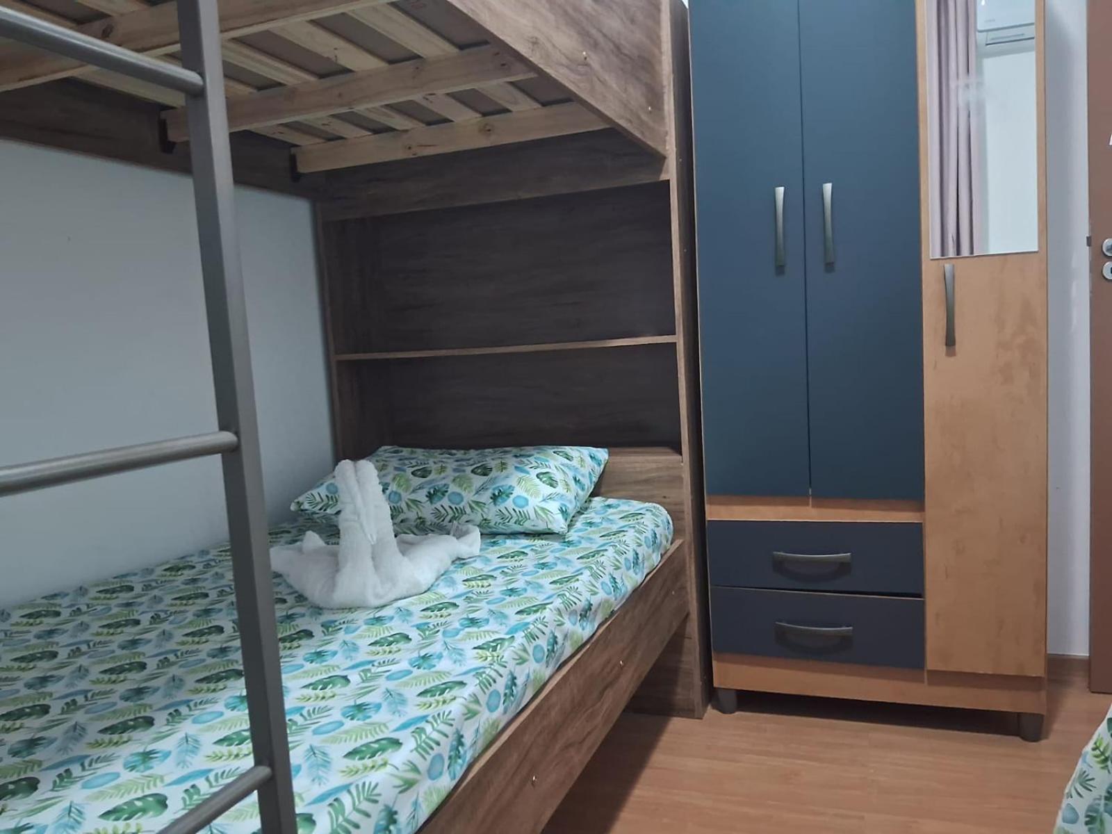 Apto Completo em Condominio com 2 Quartos, Próximo as Praias de Seixas e Cabo Branco