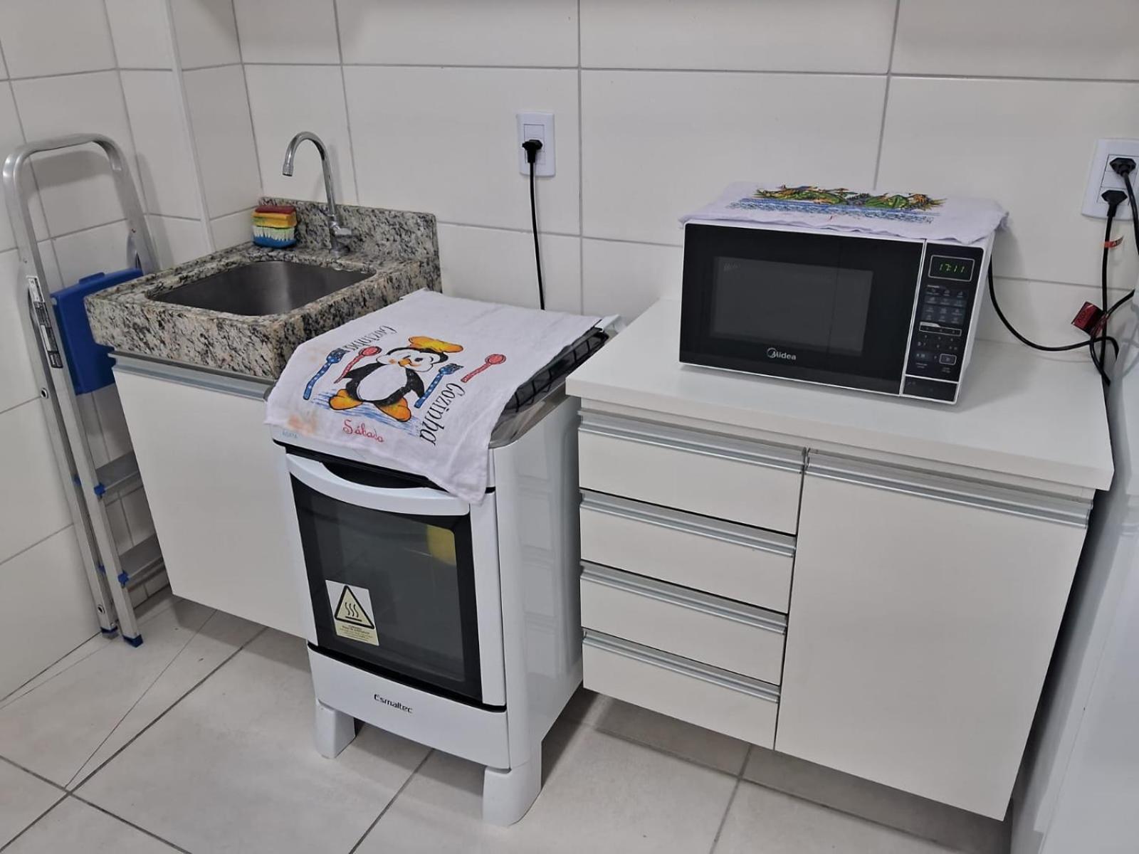 Apto Completo em Condominio com 2 Quartos, Próximo as Praias de Seixas e Cabo Branco